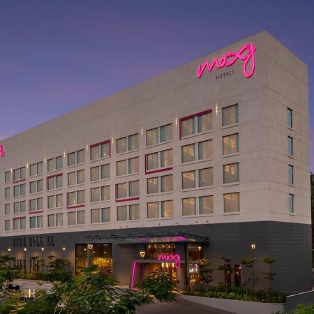 Готель Moxy Bengaluru Airport Prestige Tech Cloud Devanahalli Екстер'єр фото