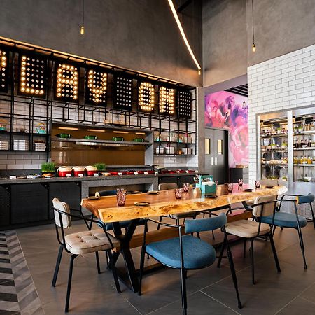 Готель Moxy Bengaluru Airport Prestige Tech Cloud Devanahalli Екстер'єр фото