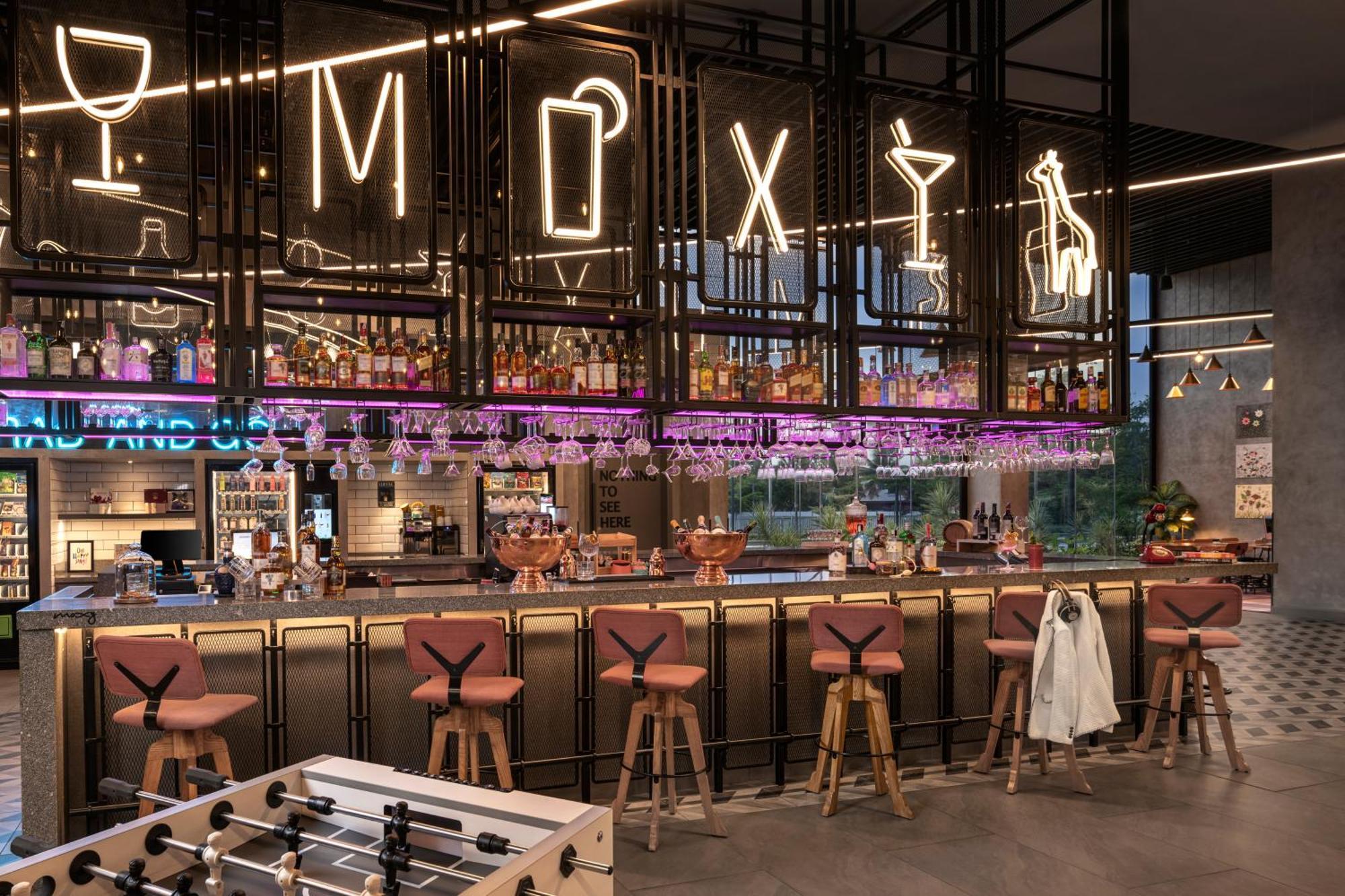Готель Moxy Bengaluru Airport Prestige Tech Cloud Devanahalli Екстер'єр фото