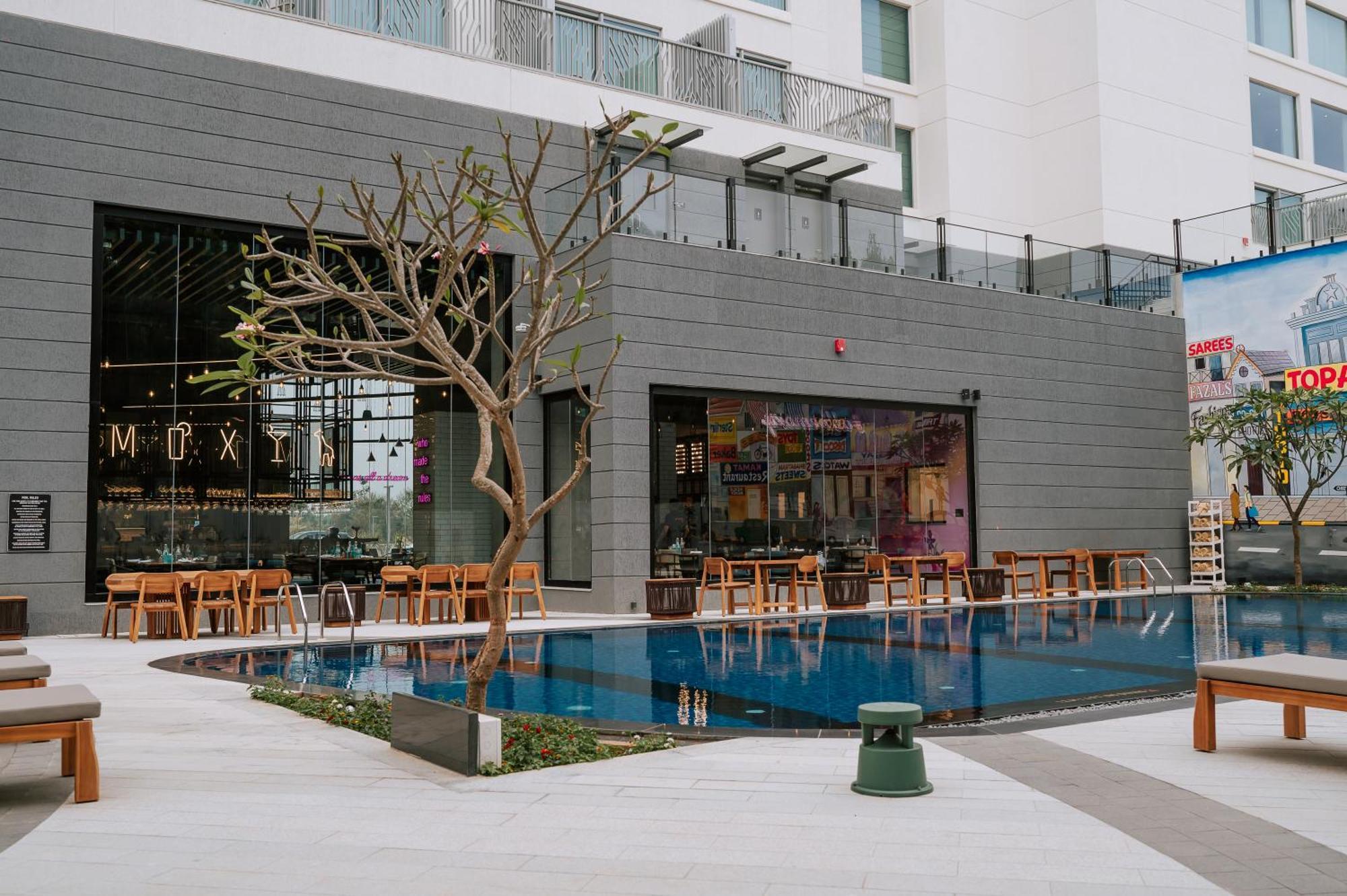 Готель Moxy Bengaluru Airport Prestige Tech Cloud Devanahalli Екстер'єр фото