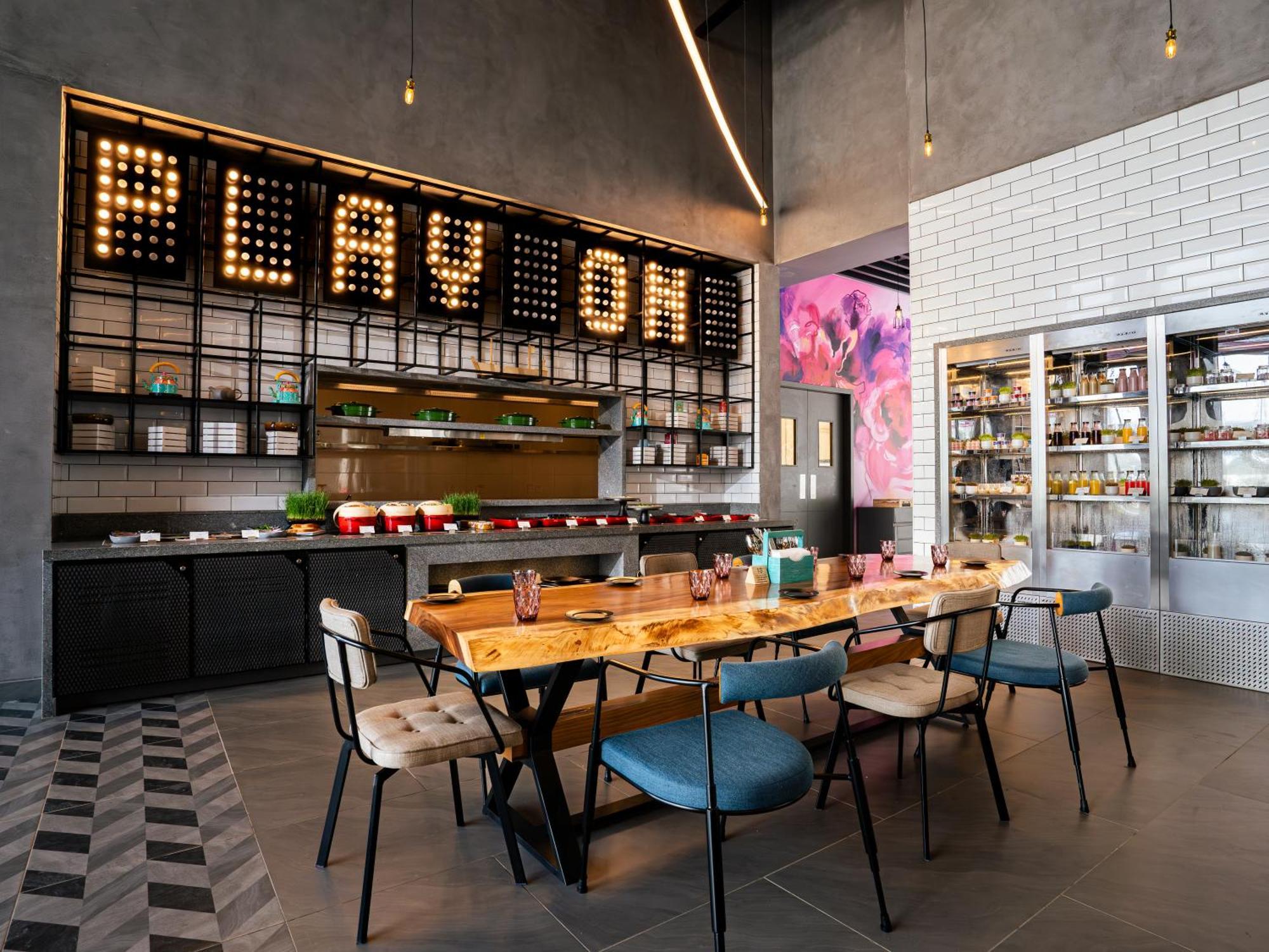 Готель Moxy Bengaluru Airport Prestige Tech Cloud Devanahalli Екстер'єр фото